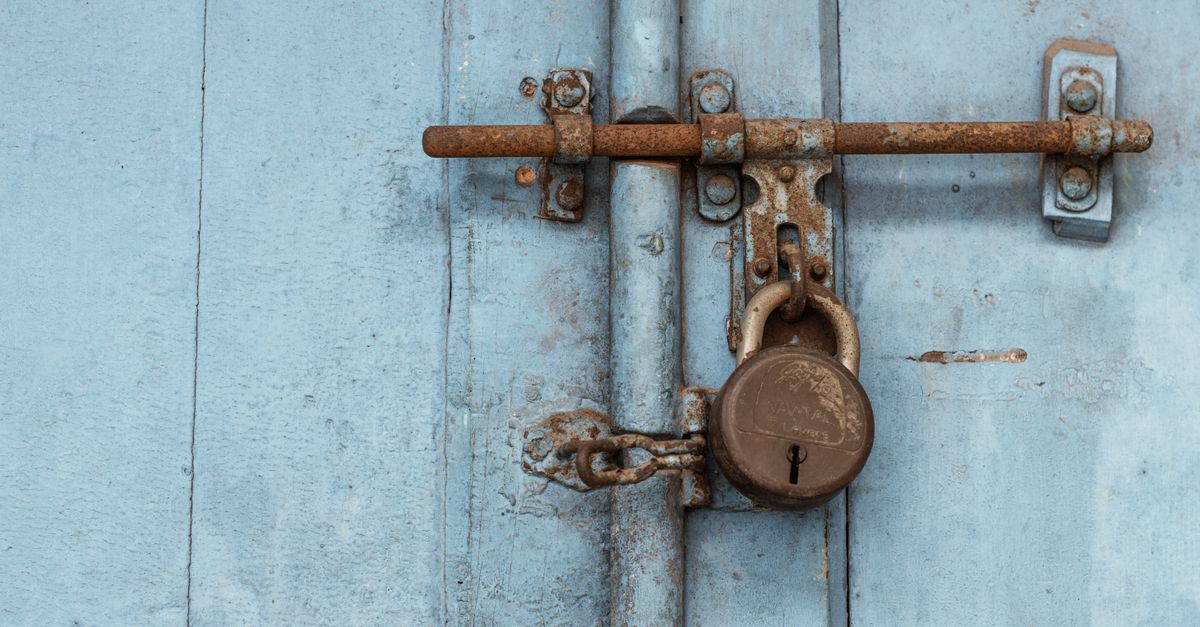Door Knob Lock vs. Deadbolt: Which Actually Secures Your Chicago Door? — Avondale Chicago Locksmith