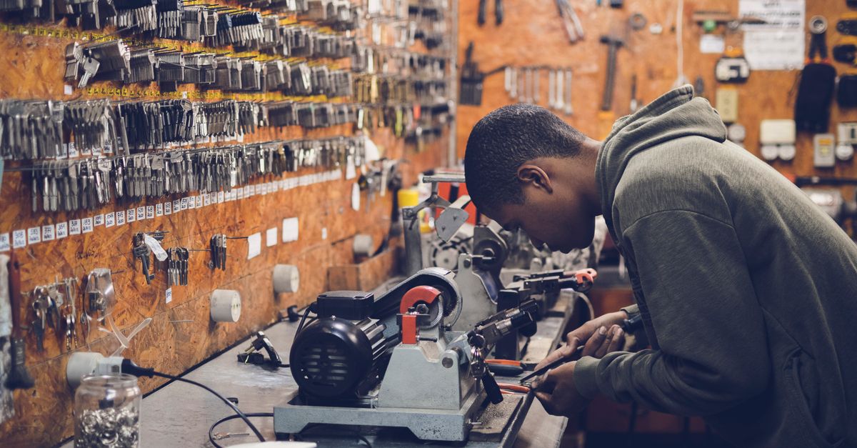 How Much Should a Locksmith Cost Per Hour? — Avondale Chicago Locksmith
