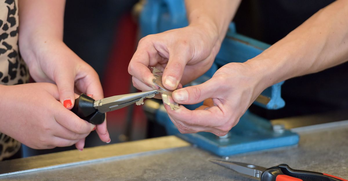 locksmith tools keys — Avondale Chicago Locksmith