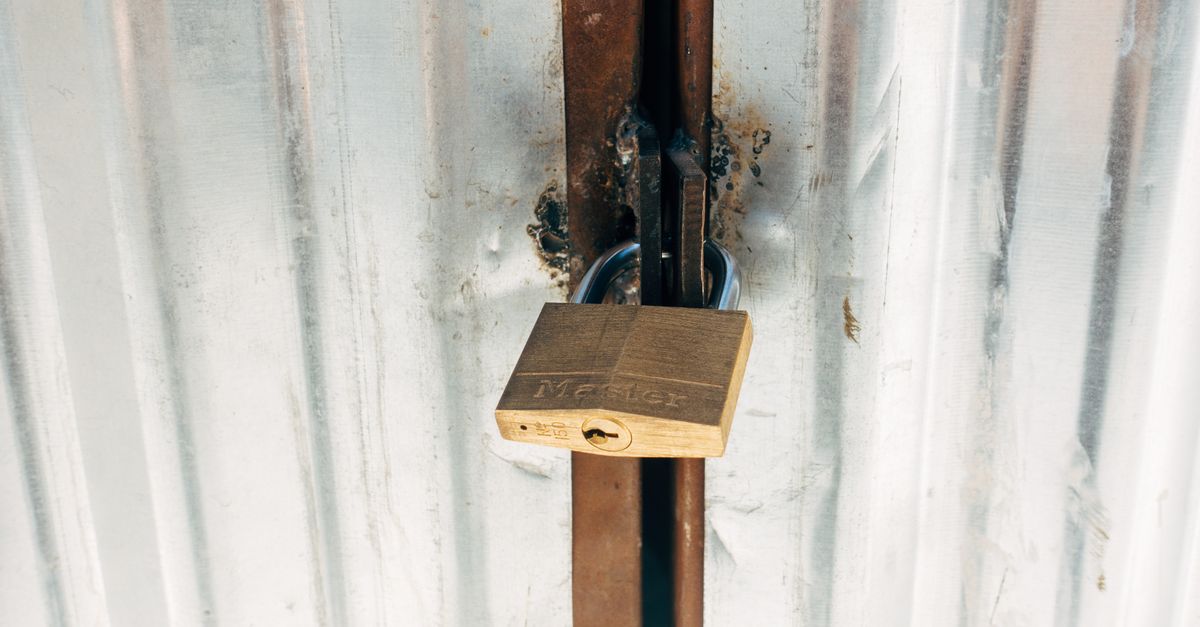 Chicago Office Lockout Service — What Sets a Commercial Call Apart — Avondale Chicago Locksmith