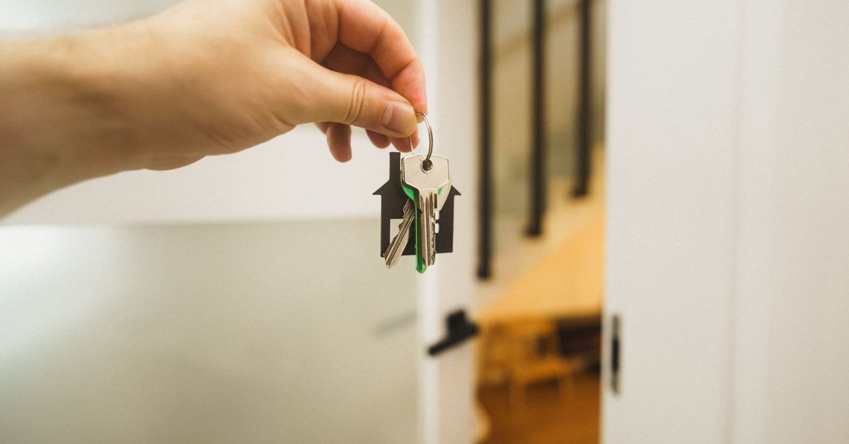 Why Chicago Properties Demand a Specialized Emergency Locksmith — Avondale Chicago Locksmith