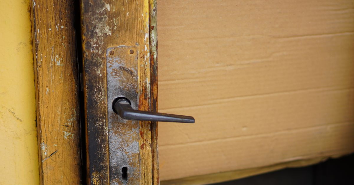 What Goes Into a Professional Door Knob Lock Installation — Avondale Chicago Locksmith